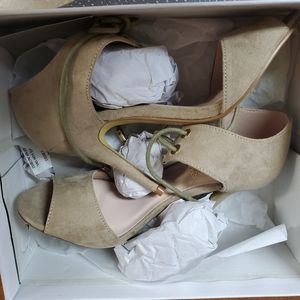 Size 6 Alexis Harrison shoes